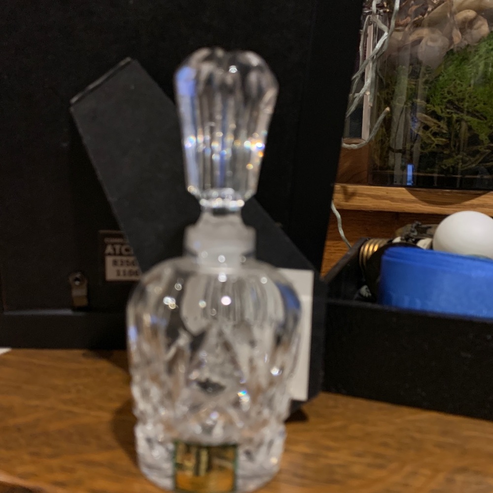 Waterford Dresser Bottle with Stopper - Picture 2 of 8